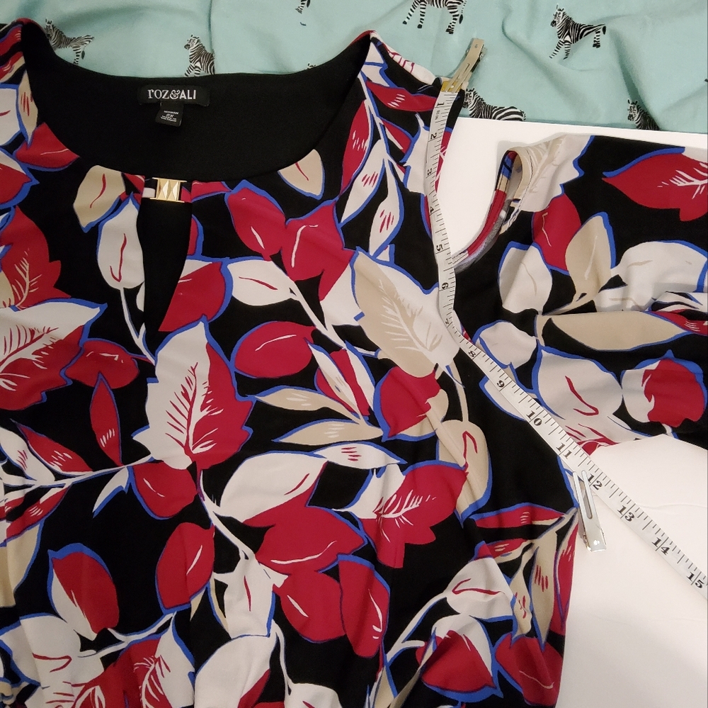 ROZ & ALLI WOMAN 2X FLORAL PRINT SHIFT DRESS COLD SHOULDER SCOOP NECK - Picture 5 of 9